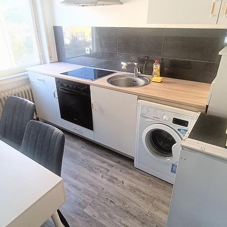 Fmi110 Next To Airport Apartment Russelsheim Bagian luar foto