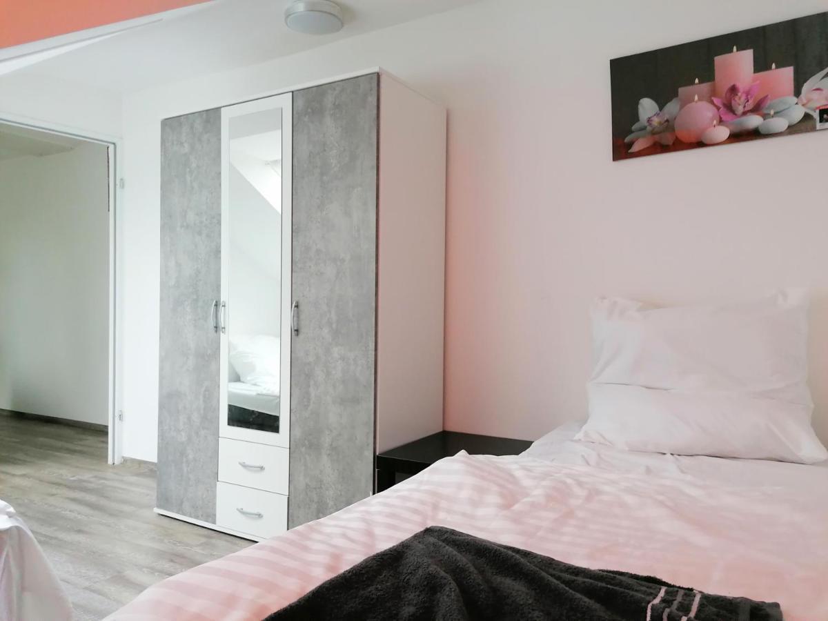 Fmi110 Next To Airport Apartment Russelsheim Bagian luar foto