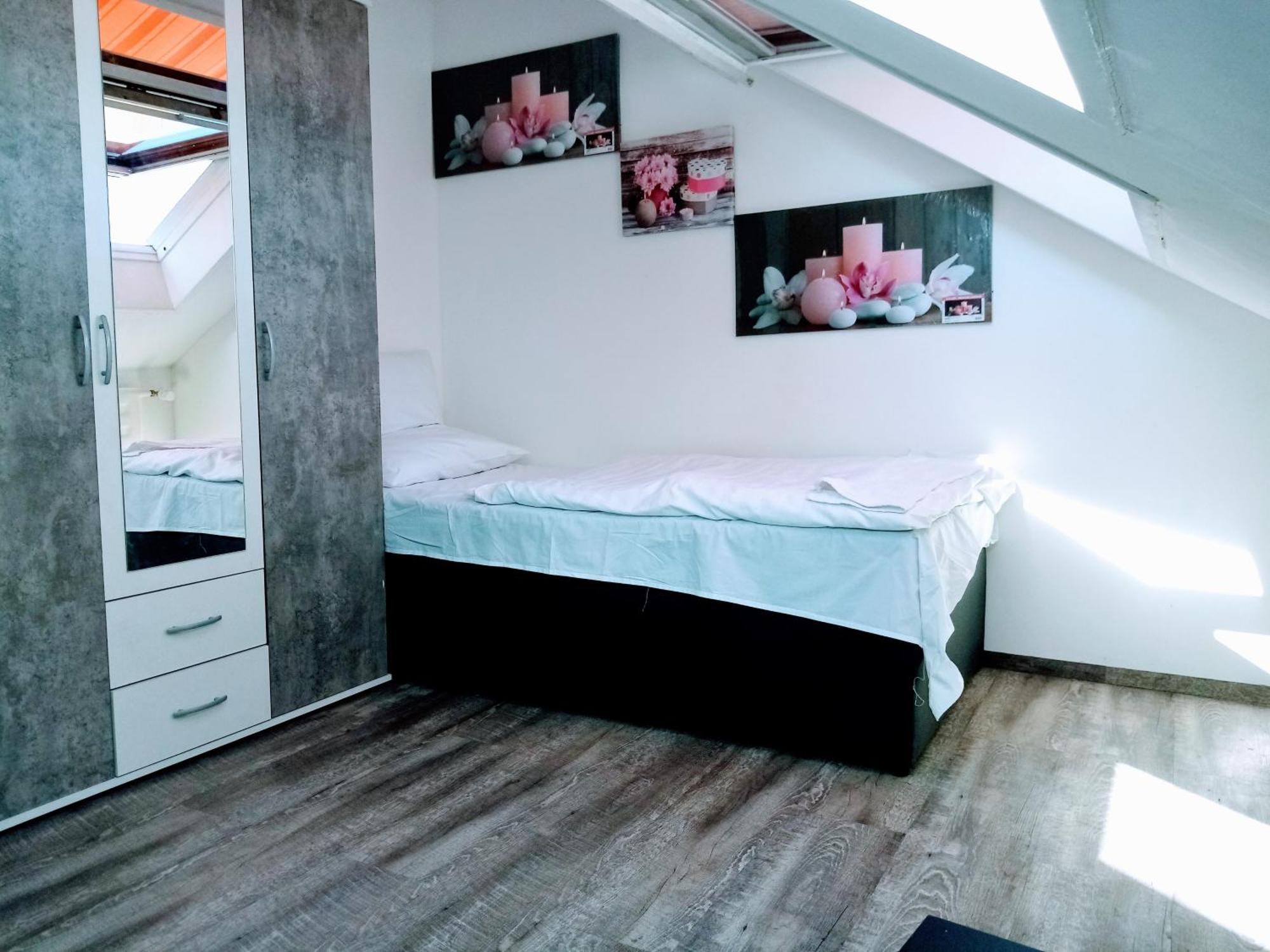 Fmi110 Next To Airport Apartment Russelsheim Ruang foto