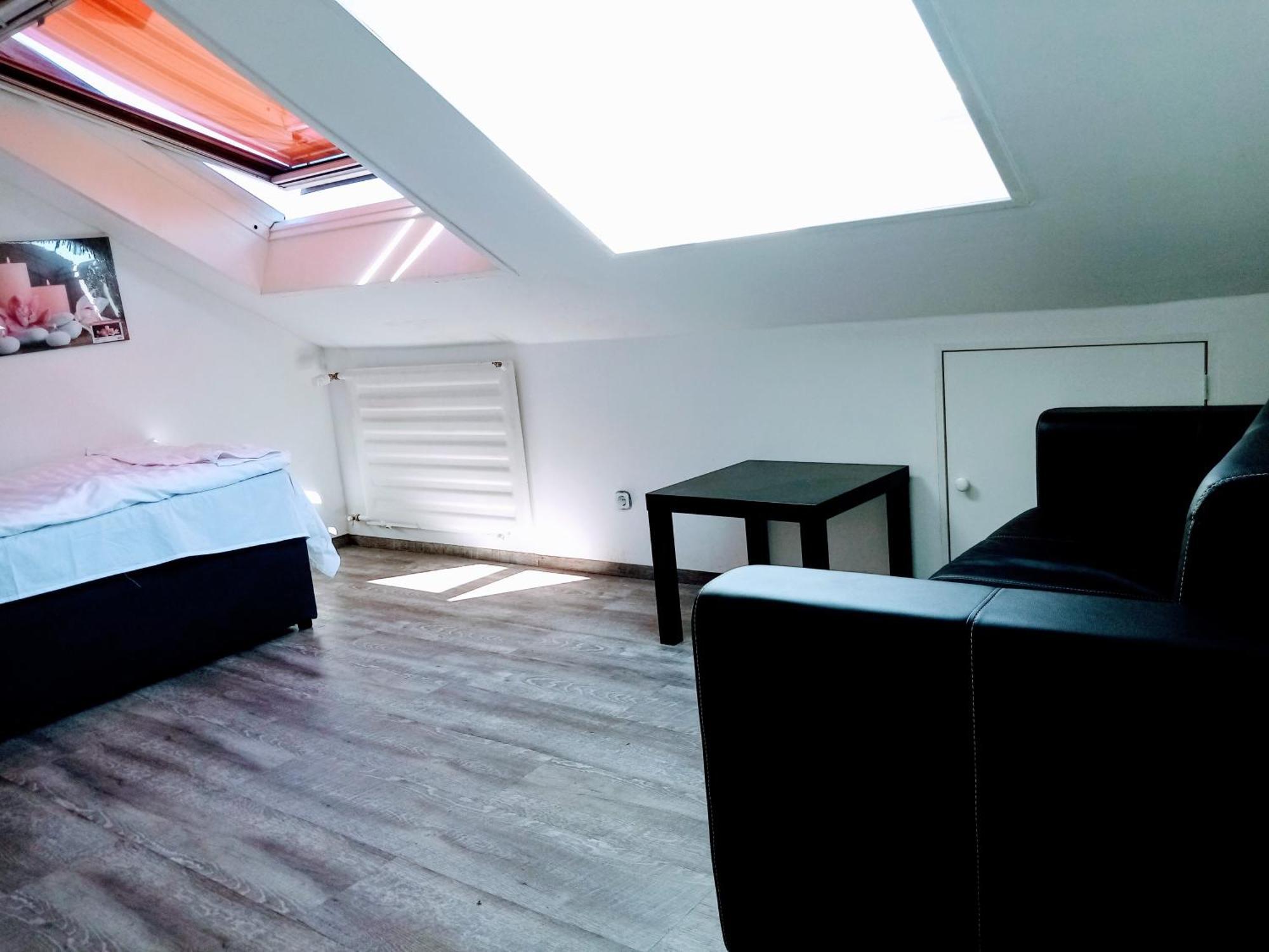 Fmi110 Next To Airport Apartment Russelsheim Ruang foto